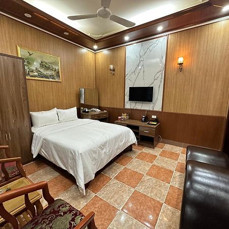 Nhat Tan Hotel Hanoi Exterior photo