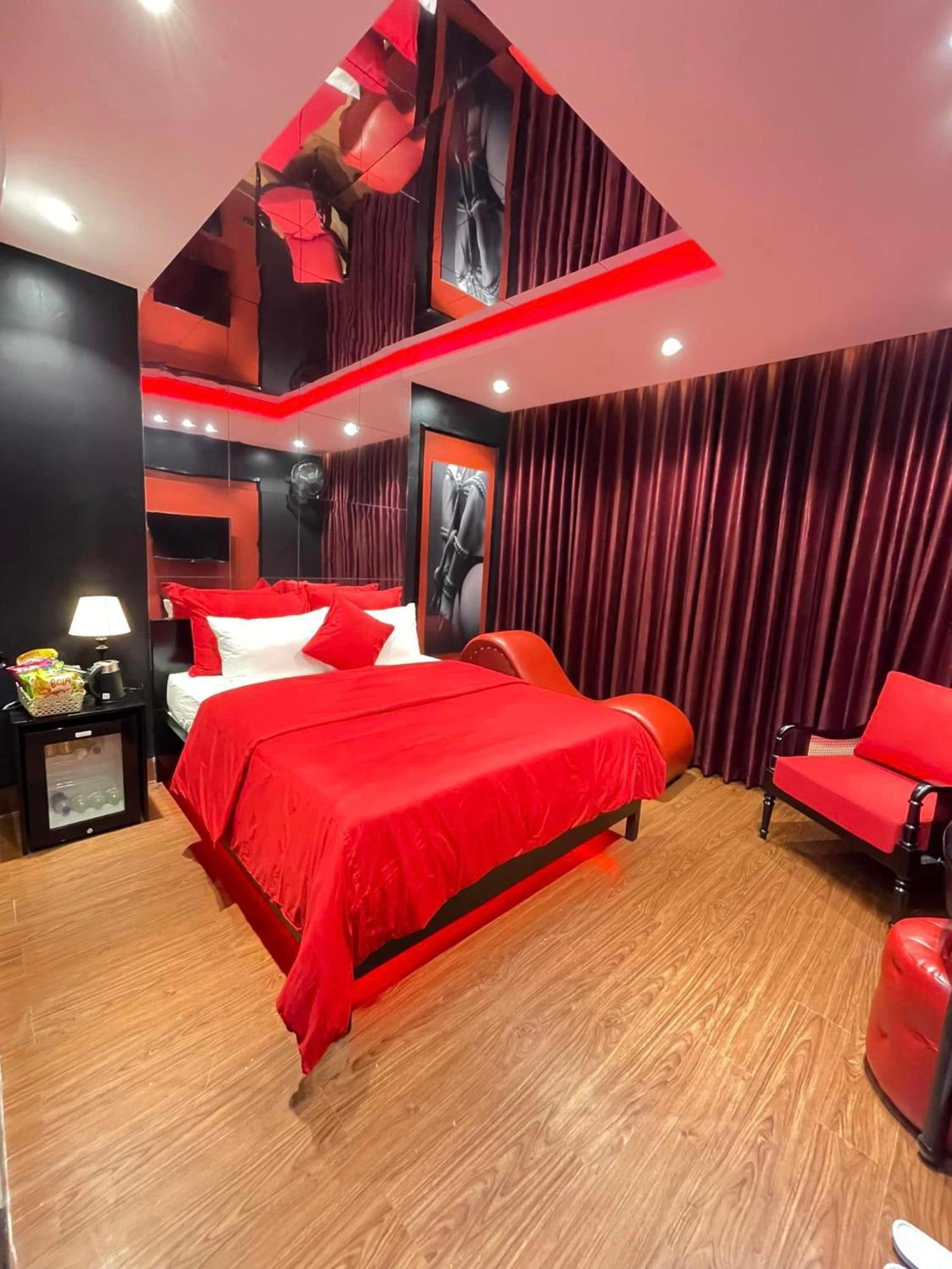 Nhat Tan Hotel Hanoi Exterior photo