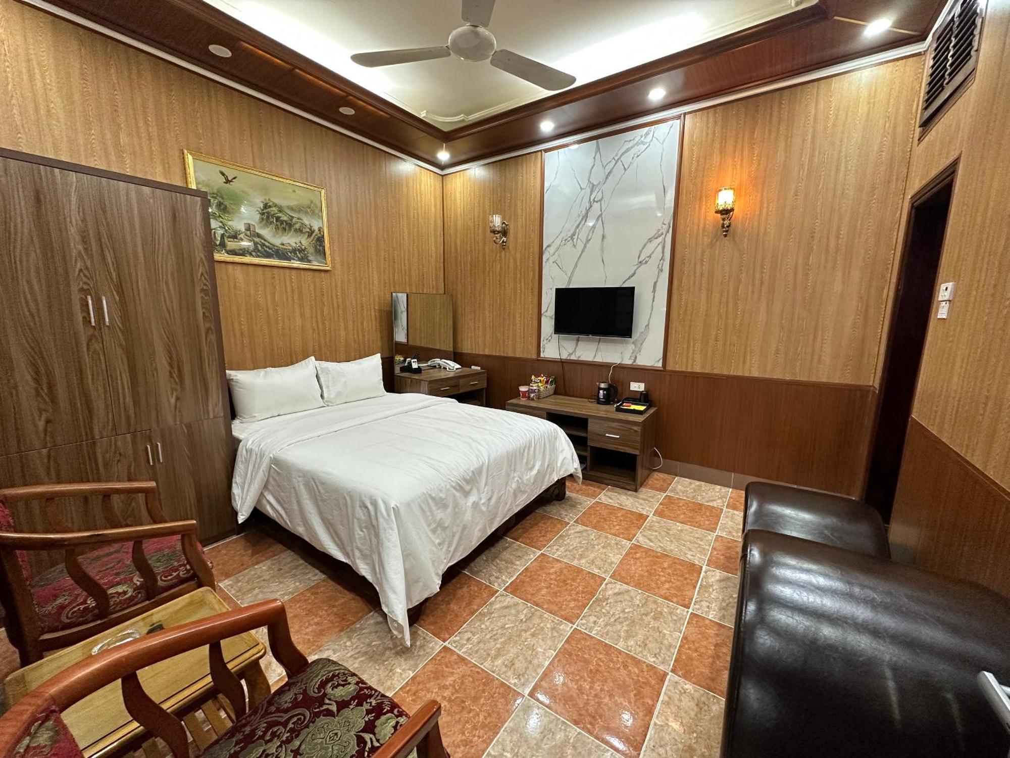 Nhat Tan Hotel Hanoi Exterior photo